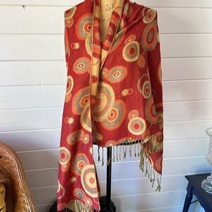 🧡💛🧡 Beautiful scarf wrap, orange tan circle design, drape shawl